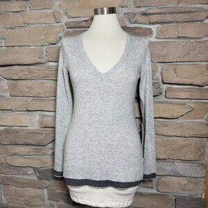 Banana Republic Women’s Gray Wool Cashmere Blend Sweater Medium V-Neck